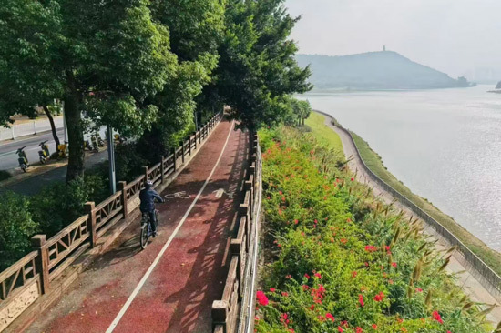 种方式穿梭, 南宁站 种方式穿梭, 南宁站