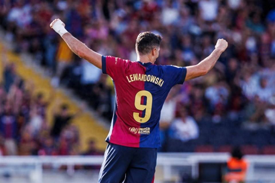 塞罗那已决, 莱万用行动, 华沙莱吉亚 塞罗那已决, 莱万用行动, 华沙莱吉亚