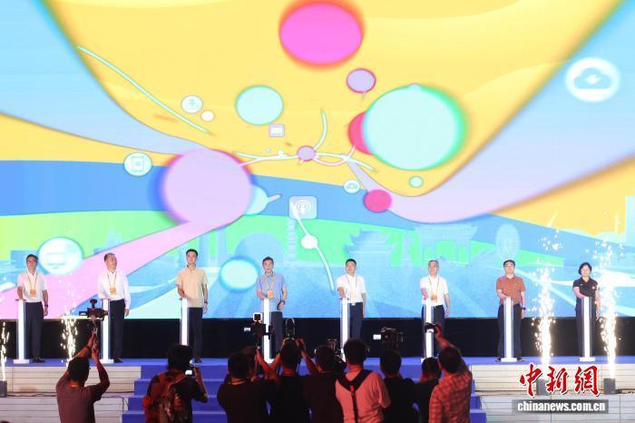 激情, CB, 图为成都D